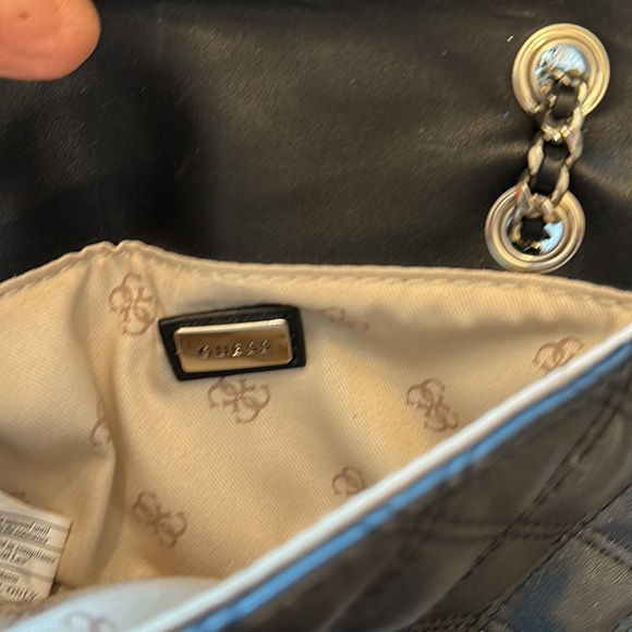 Nwot. Guess crossbody - Picture 7 of 10